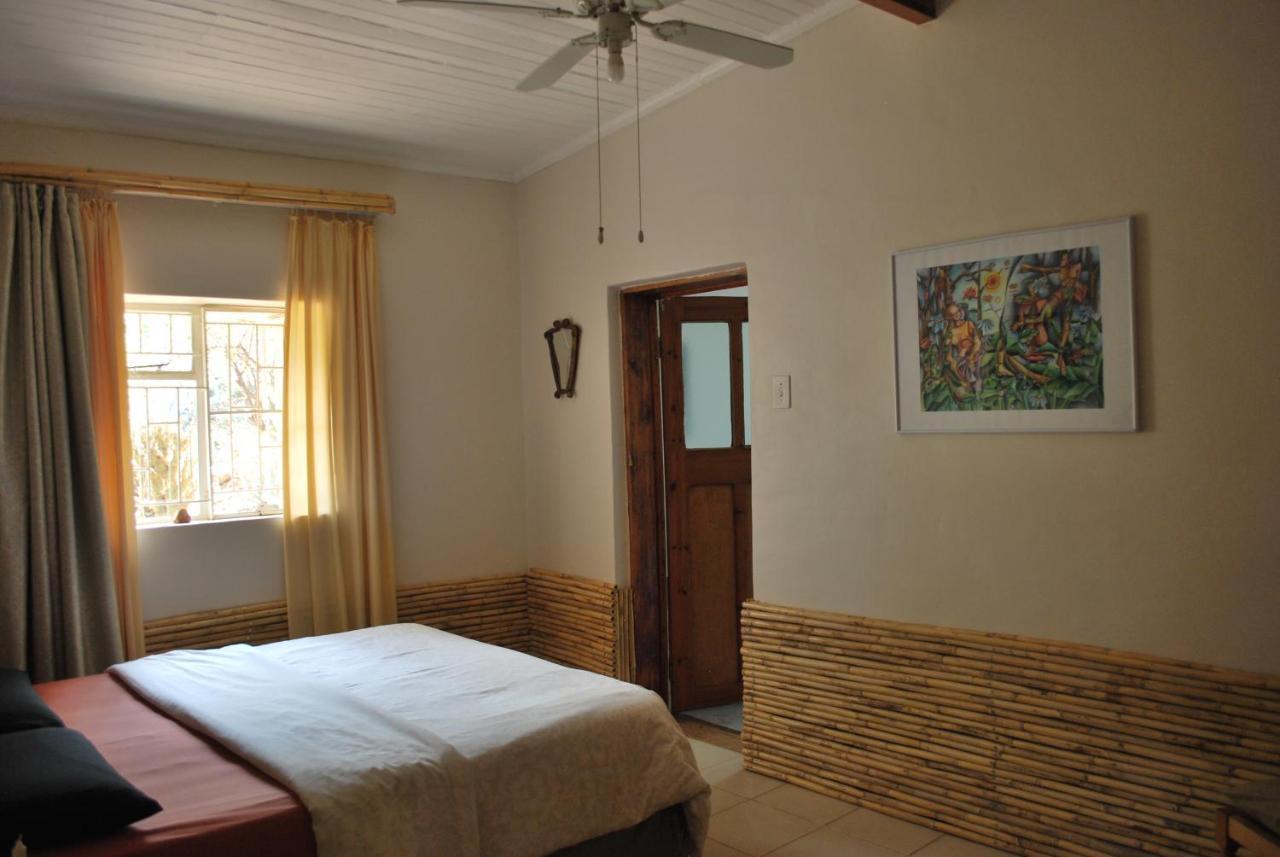 Amber Lagoon Backpackers Lodge Vleirivier 外观 照片
